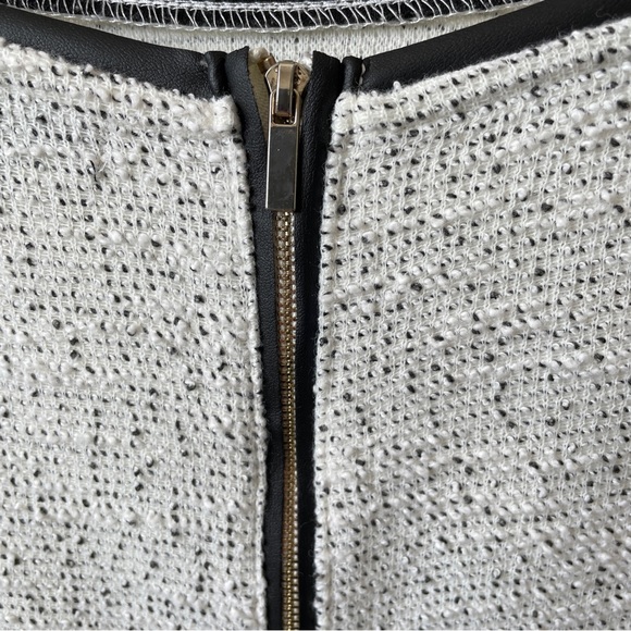 Dynamite Women’s 3/4 Length Sleeve Blouse Large - Picture 9 of 16